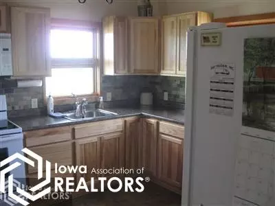315 E State St, Baxter, IA 50028 photo 10