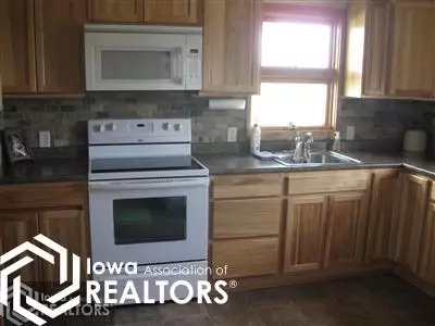 315 E State St, Baxter, IA 50028 photo 9