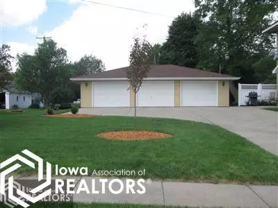 315 E State St, Baxter, IA 50028 photo 3