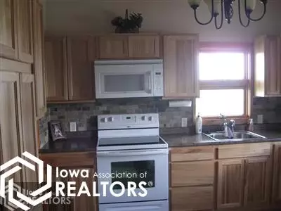 315 E State St, Baxter, IA 50028 photo 11
