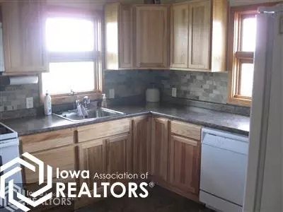 315 E State St, Baxter, IA 50028 photo 12