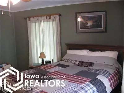 315 E State St, Baxter, IA 50028 photo 18
