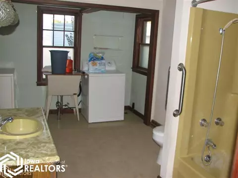 706 3rd St, Garwin, IA 50632 photo 5