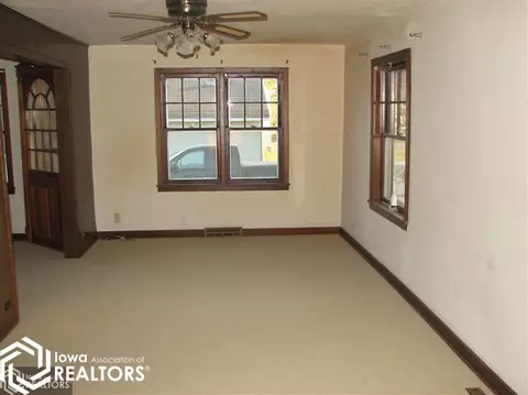 706 3rd St, Garwin, IA 50632 photo 2