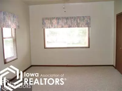 401 4th St, Garwin, IA 50632 photo 5
