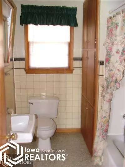 401 4th St, Garwin, IA 50632 photo 8