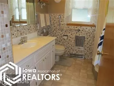202 2nd St, Garwin, IA 50632 photo 6