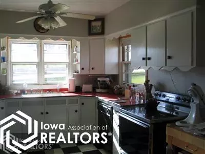 1667 60th St, Garrison, IA 52229 photo 7