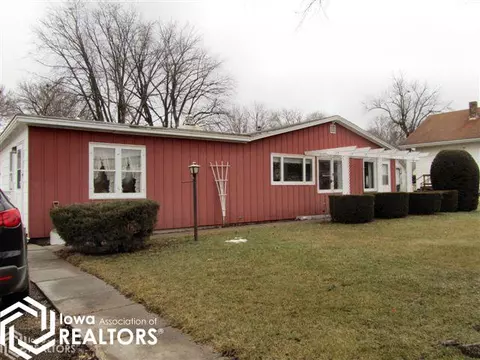 410 E Center St, Conrad, IA 50621 photo 1