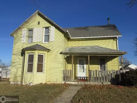 210 Center St, Garwin, IA 50632 photo 1