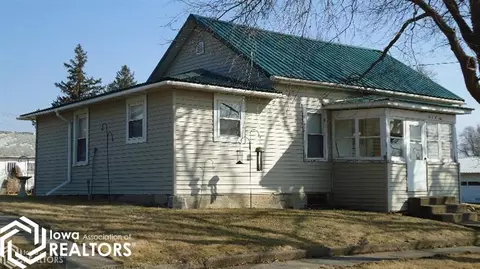 416 E Main St, Brooklyn, IA 52211 photo 1