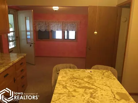 409 E Grundy Ave, Conrad, IA 50621 photo 1