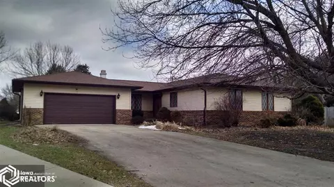1726 Spring St, Grinnell, IA 50112 photo 1