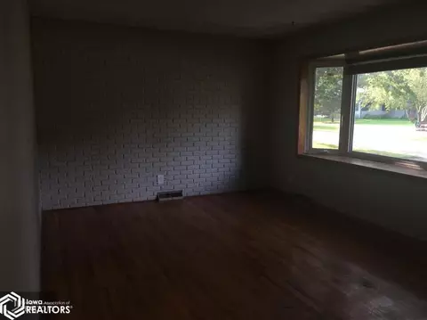 742 Circle Dr, Conrad, IA 50621 photo 6