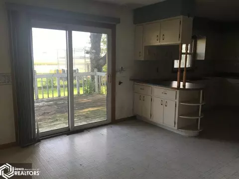 742 Circle Dr, Conrad, IA 50621 photo 4