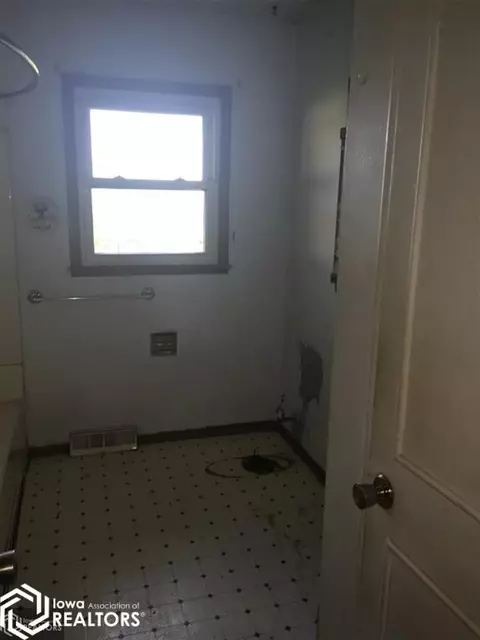 742 Circle Dr, Conrad, IA 50621 photo 9