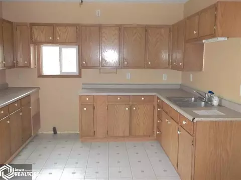 301 4th St, Garwin, IA 50632 photo 5