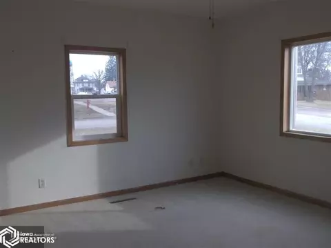 301 4th St, Garwin, IA 50632 photo 2