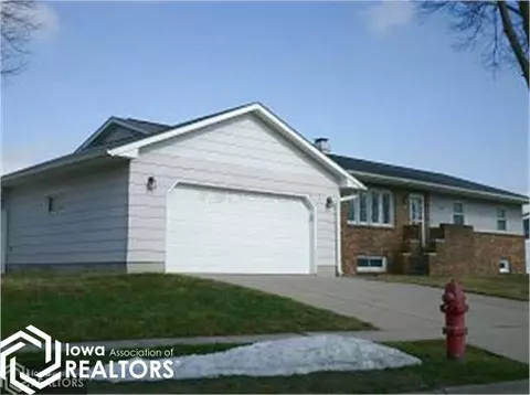 1716 N 10th Ave E, Newton, IA 50208 photo 1