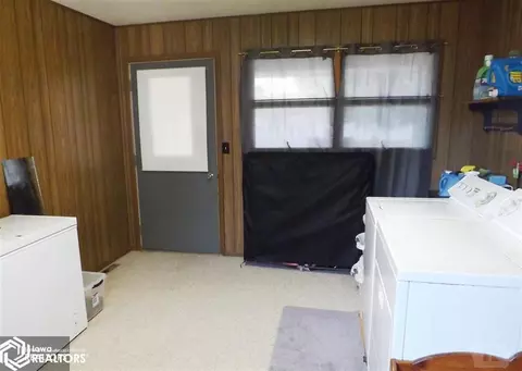 402 E Walnut St, Conrad, IA 50621 photo 22