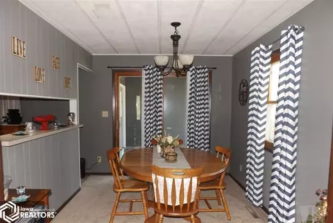 402 E Walnut St, Conrad, IA 50621 photo 9