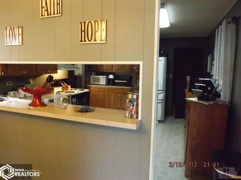 402 E Walnut St, Conrad, IA 50621 photo 7