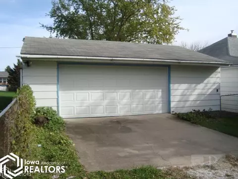 507 E Main St, Shellsburg, IA 52332 photo 2