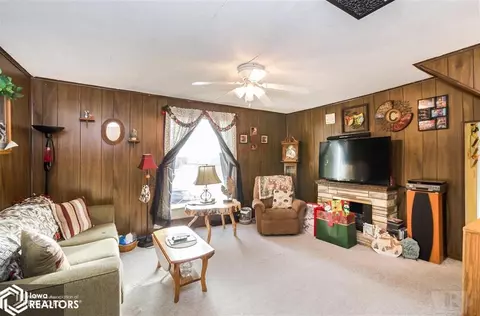 112 E 2nd, Brooklyn, IA 52211 photo 5