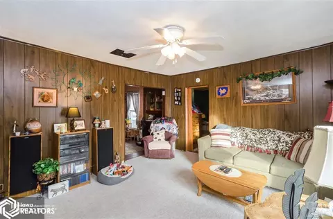 112 E 2nd, Brooklyn, IA 52211 photo 6