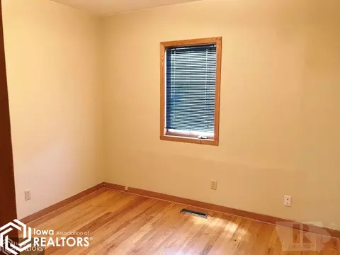 313 Charles St, Conrad, IA 50621 photo 13