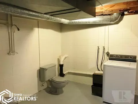 313 Charles St, Conrad, IA 50621 photo 24