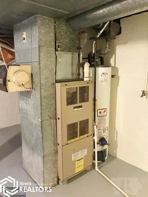313 Charles St, Conrad, IA 50621 photo 25
