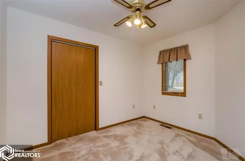 711 E Main St, Brooklyn, IA 52211 photo 16
