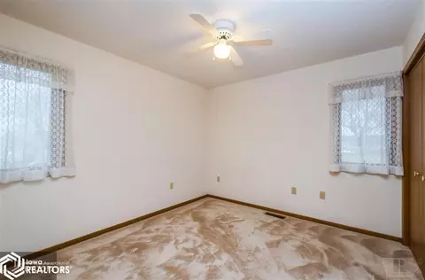 711 E Main St, Brooklyn, IA 52211 photo 13