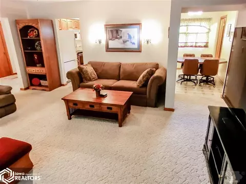 403 3rd St, Garwin, IA 50632 photo 7