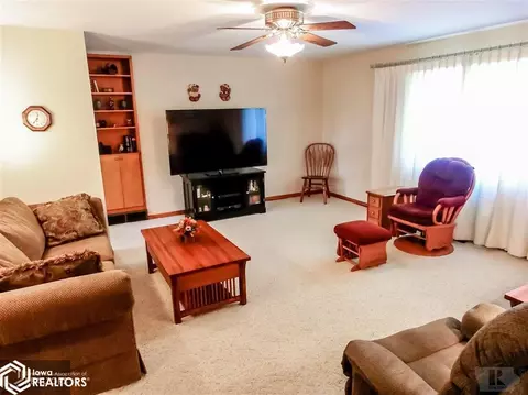 403 3rd St, Garwin, IA 50632 photo 8