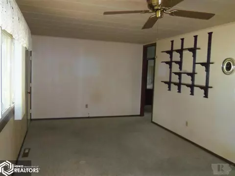 603 Willow St, Toledo, IA 52342 photo 3