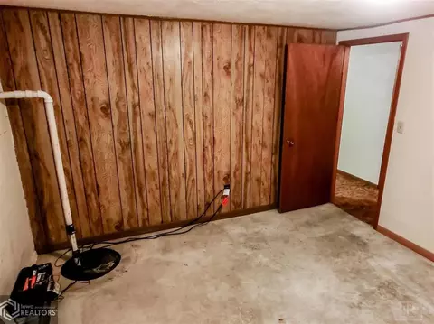 118 E High St, Conrad, IA 50621 photo 19