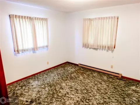 118 E High St, Conrad, IA 50621 photo 10