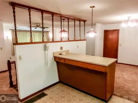 118 E High St, Conrad, IA 50621 photo 7