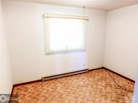 118 E High St, Conrad, IA 50621 photo 12