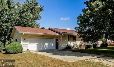 118 E High St, Conrad, IA 50621 photo 1