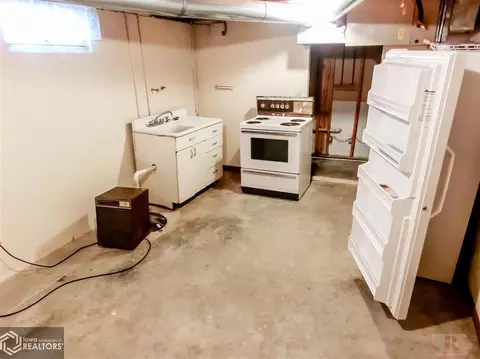 118 E High St, Conrad, IA 50621 photo 22
