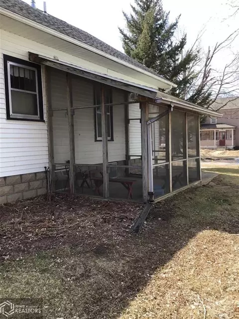 503 E Ninth St, Vinton, IA 52349 photo 19
