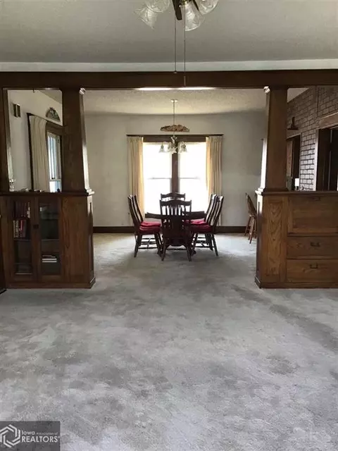 503 E Ninth St, Vinton, IA 52349 photo 10