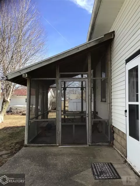 503 E Ninth St, Vinton, IA 52349 photo 20