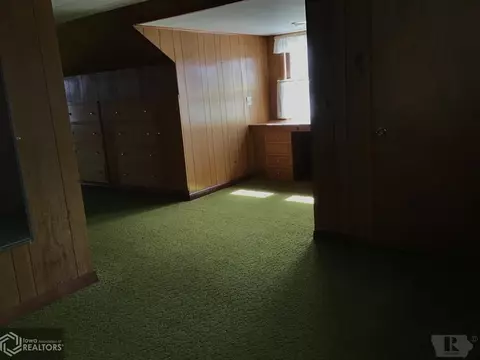 503 E Ninth St, Vinton, IA 52349 photo 13