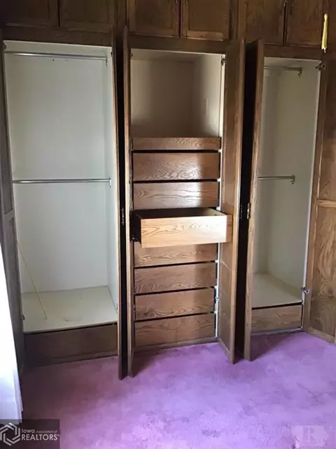 503 E Ninth St, Vinton, IA 52349 photo 18