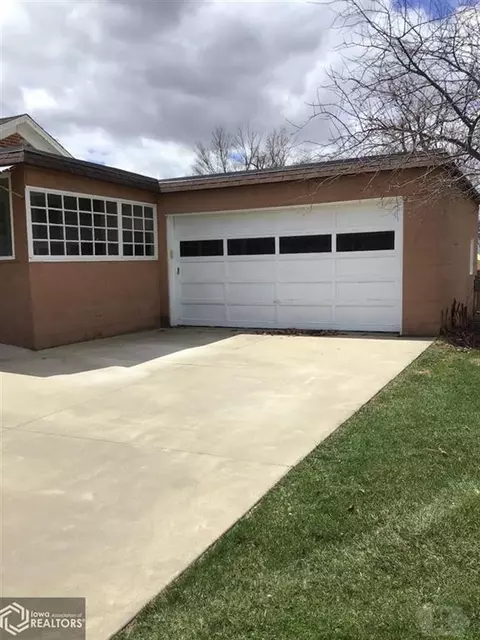 823 Fourth St E, Vinton, IA 52349 photo 18