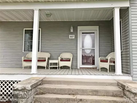307 Main St, Shellsburg, IA 52332 photo 2